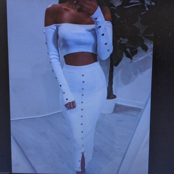 Crop Top & Slit Skirt set - Picture 7 of 7